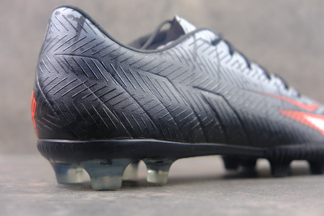 Sepatu Adidas Accelerator 2021 Adidas Predator Instinct 'Eyes' LE