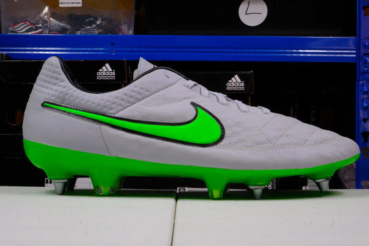Nike Tiempo Legend V SG