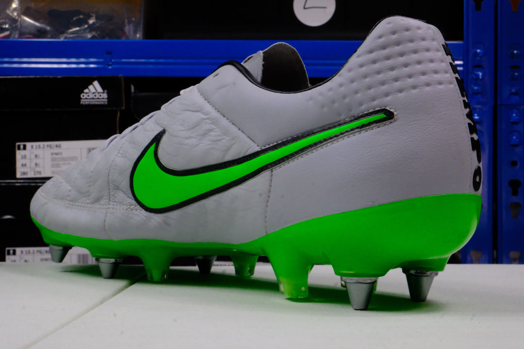 Nike Tiempo Legend V SG