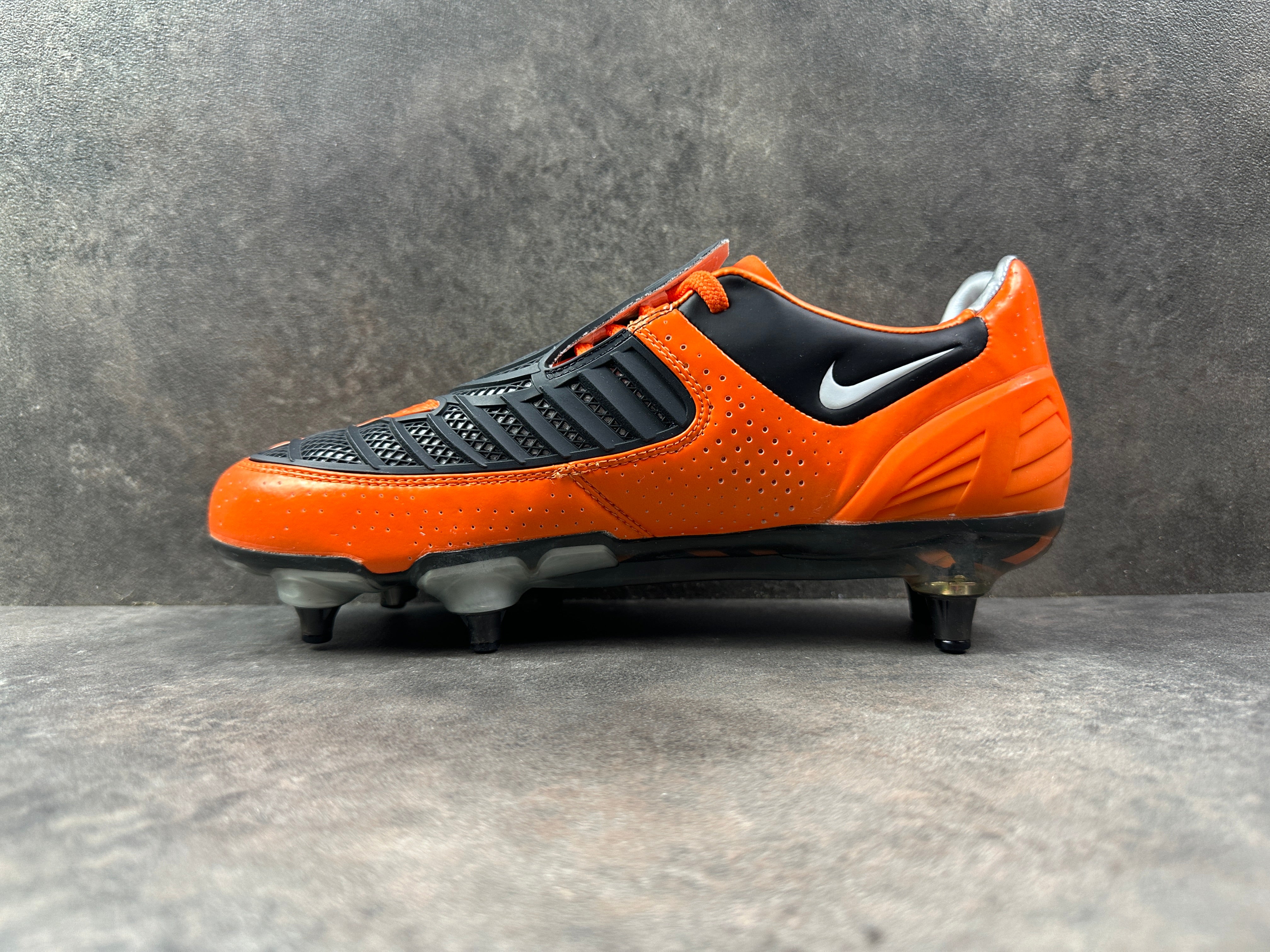 Nike Total 90 Laser II The Boot Chamber