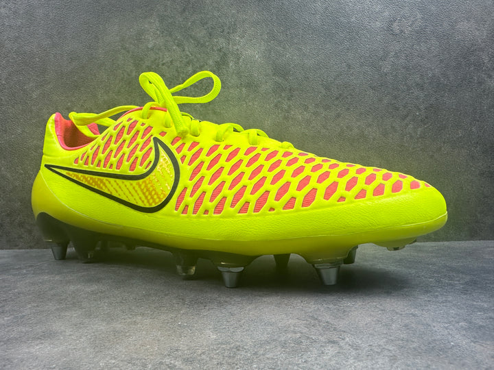 Nike Magista Opus