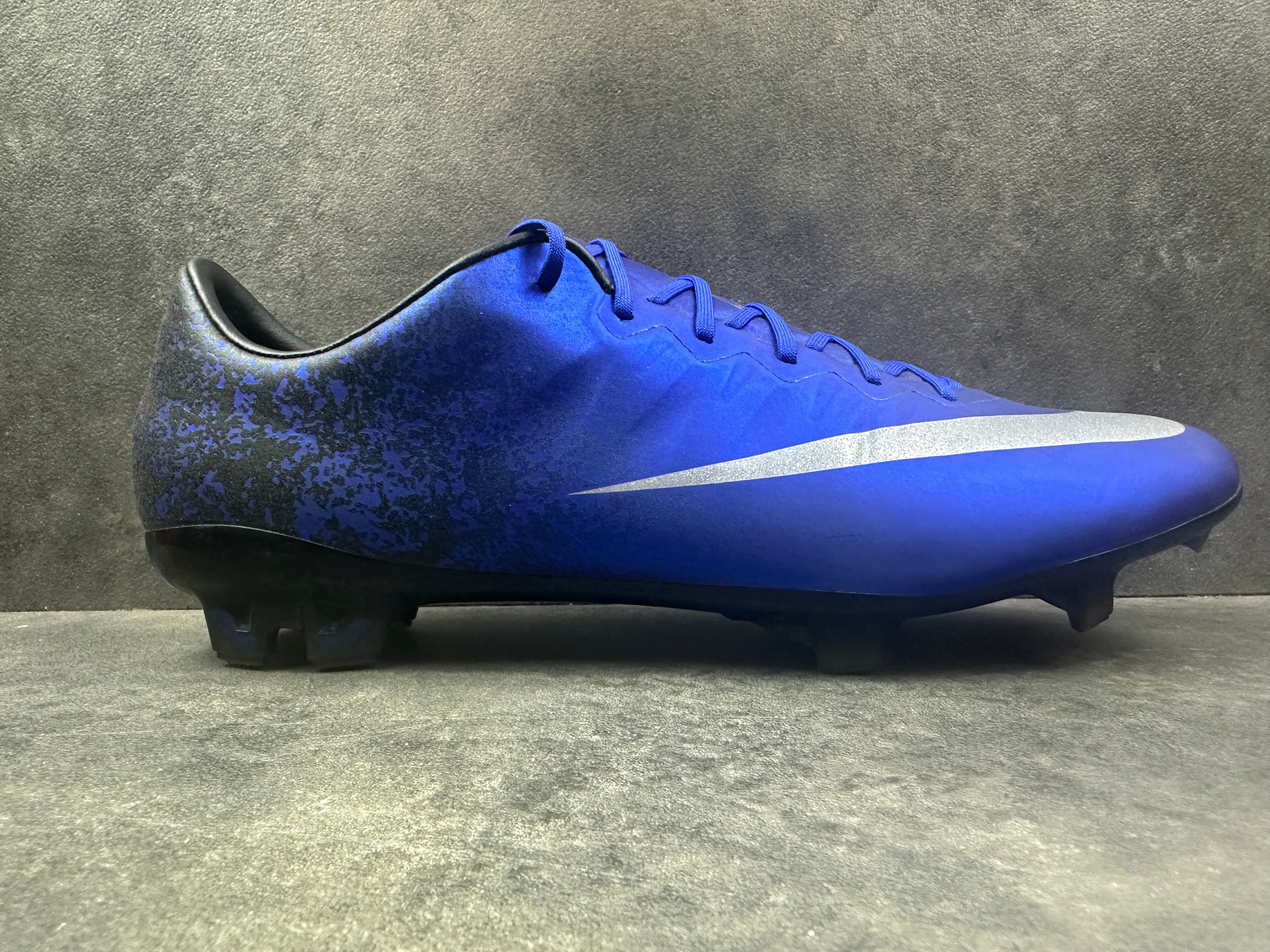 Nike mercurial vapor x cr7 hotsell